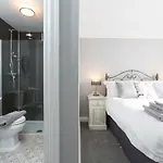 Fernleigh 罗宾胡兹贝